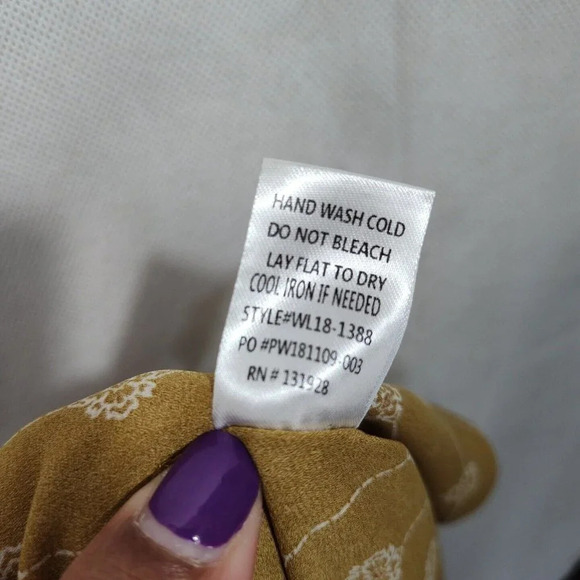 Wishlist Apparel Floral Tie Front Top Off The Shoulder Women Size M/L Brown? - Picture 8 of 8